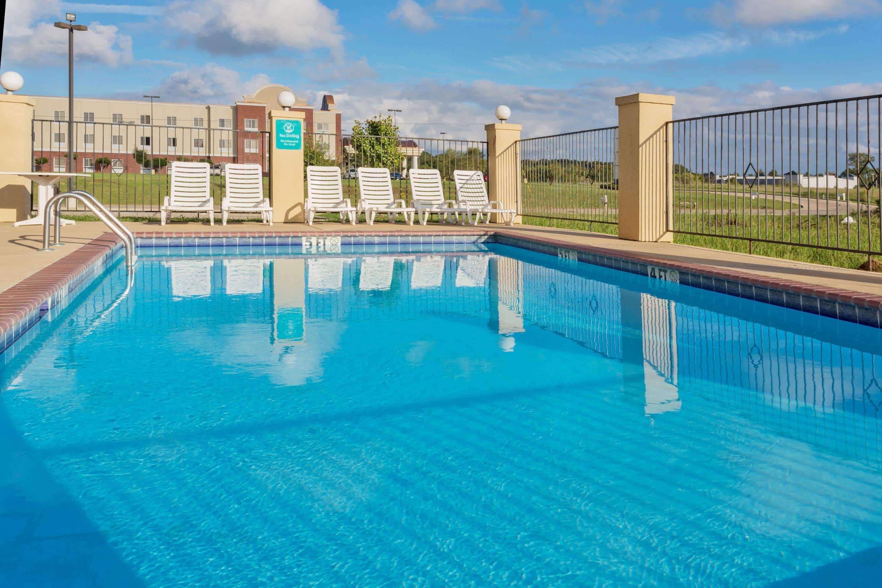La Quinta By Wyndham Canton Ms Ngoại thất bức ảnh